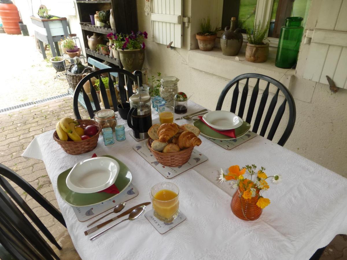 Bed and Breakfast Chez Kate à Charroux  Extérieur photo